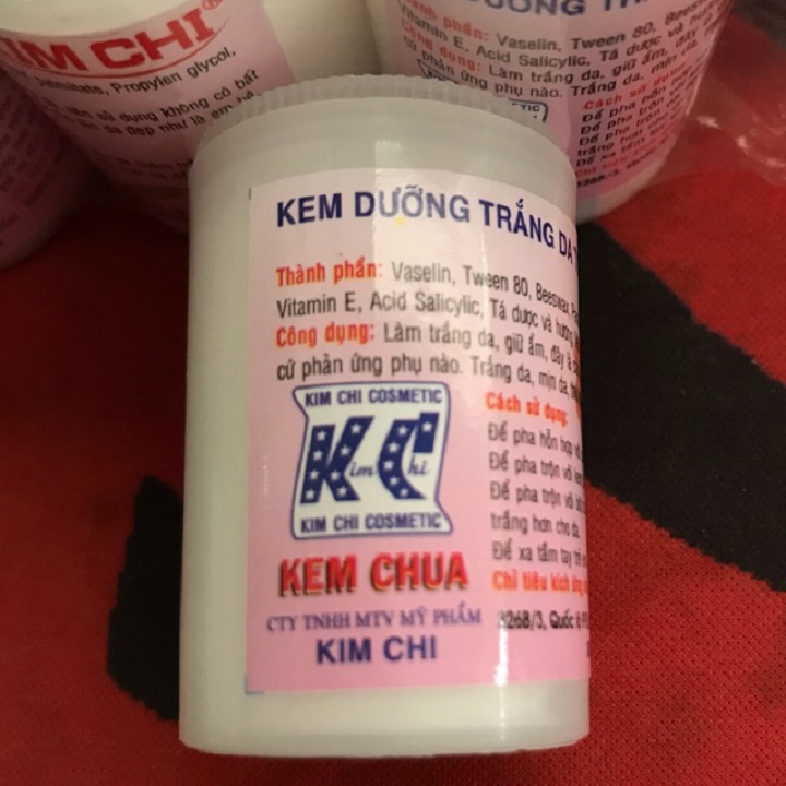 Kem chua kích trắng là những loại kem chứa các hợp chất làm trắng da cấp tốc