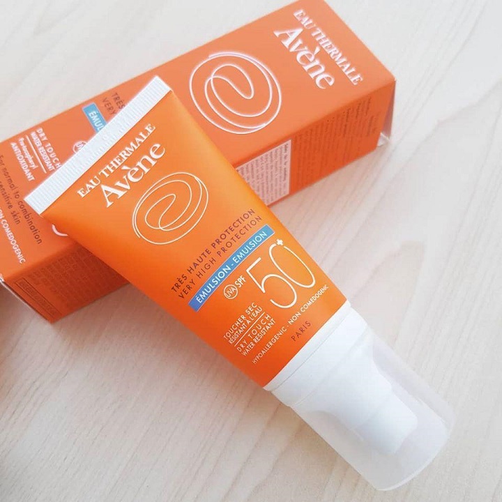 Avène Very High Protection Emulsion SPF50+ cay mắt